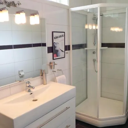 Ferienhaus Gorgeous In With Kitchen *